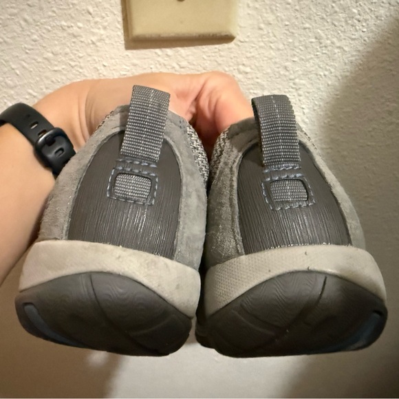 Dansko “paisley” Women's Light Gray Sneakers - Picture 9 of 9